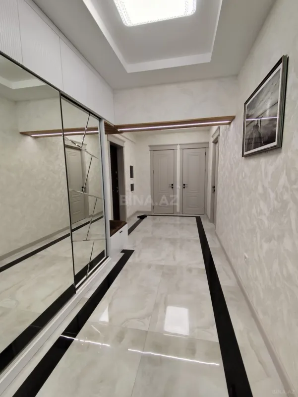 Satılır 3 otaqlı mənzil 128 m²