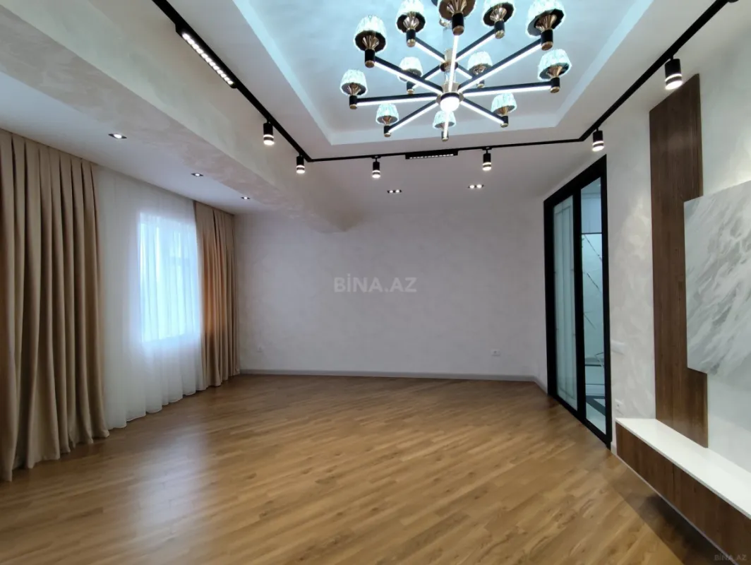 Satılır 3 otaqlı mənzil 128 m²