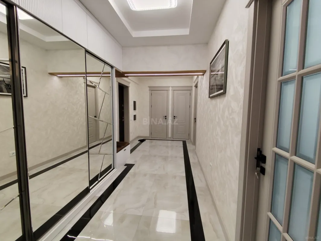 Satılır 3 otaqlı mənzil 128 m²