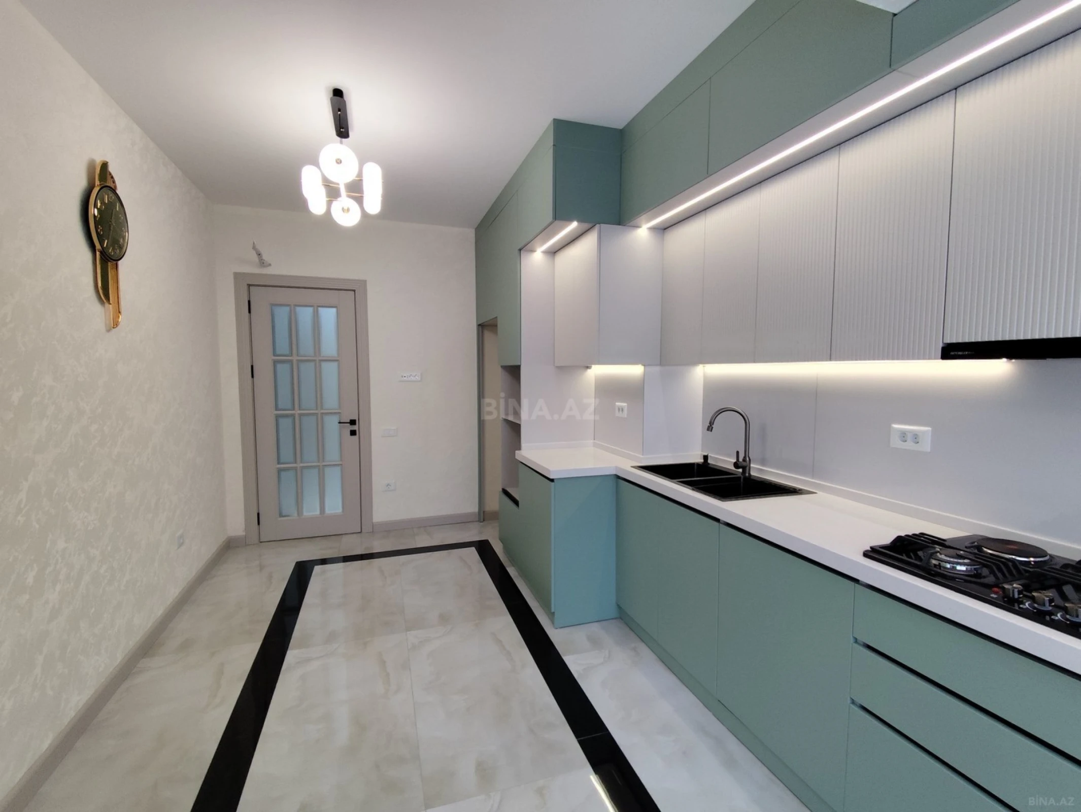 Satılır 3 otaqlı mənzil 128 m²