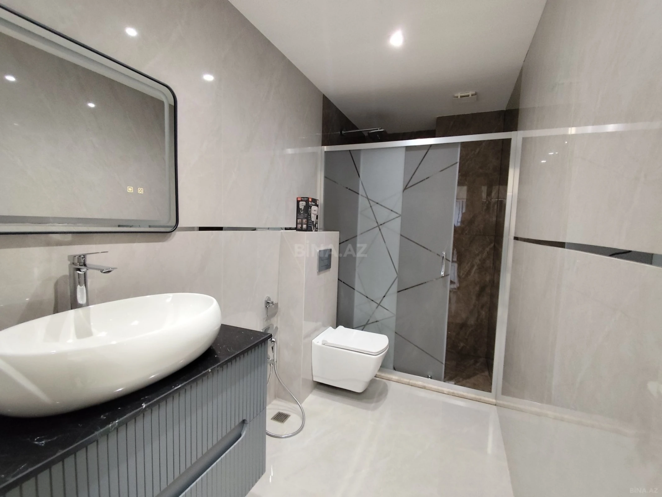 Satılır 3 otaqlı mənzil 128 m²