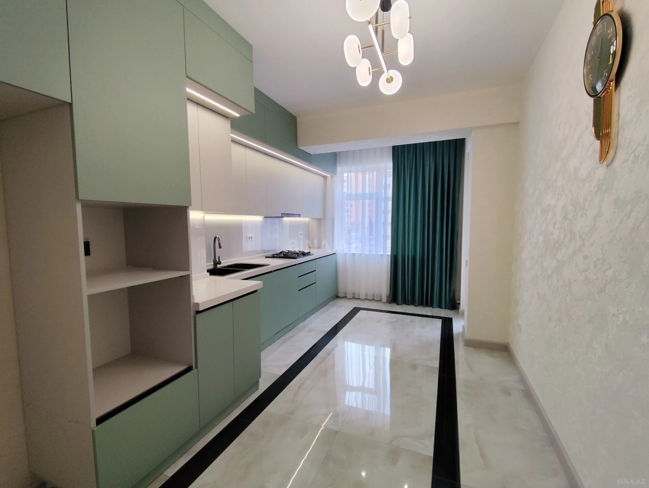 Satılır 3 otaqlı mənzil 128 m²