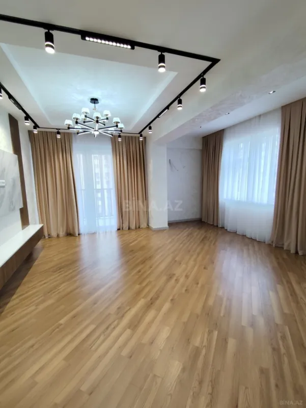 Satılır 3 otaqlı mənzil 128 m²