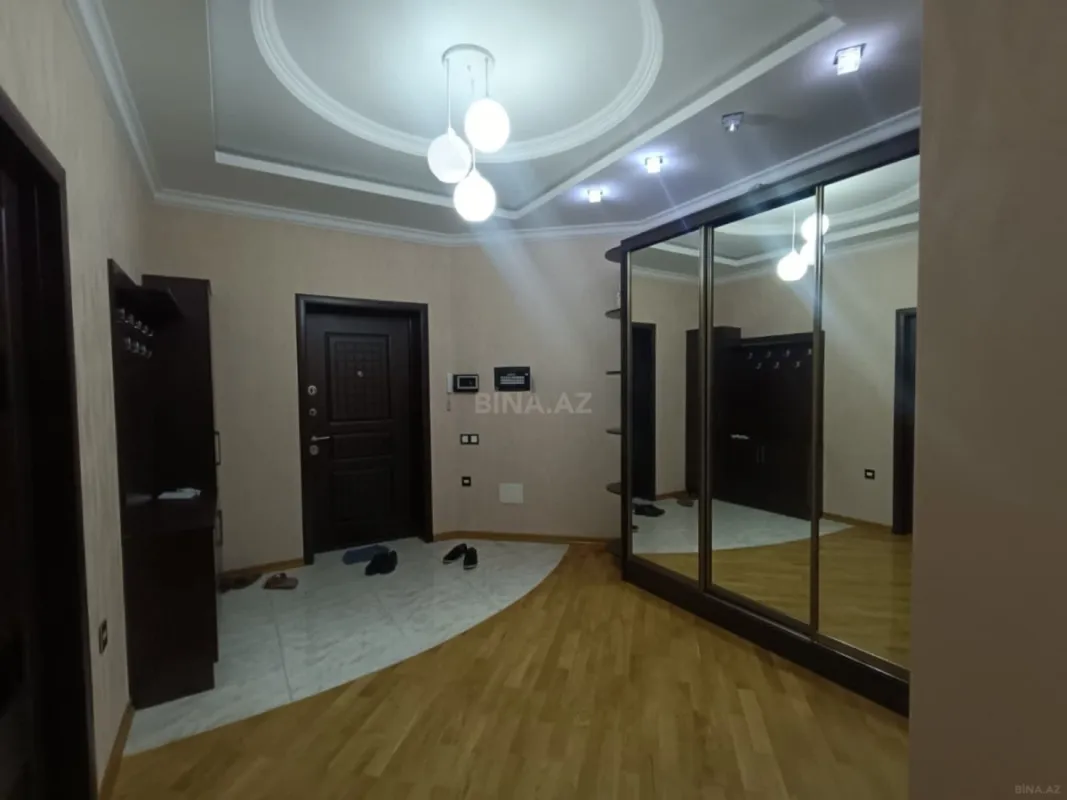 Kirayə verilir 2 otaqlı mənzil 115 m²