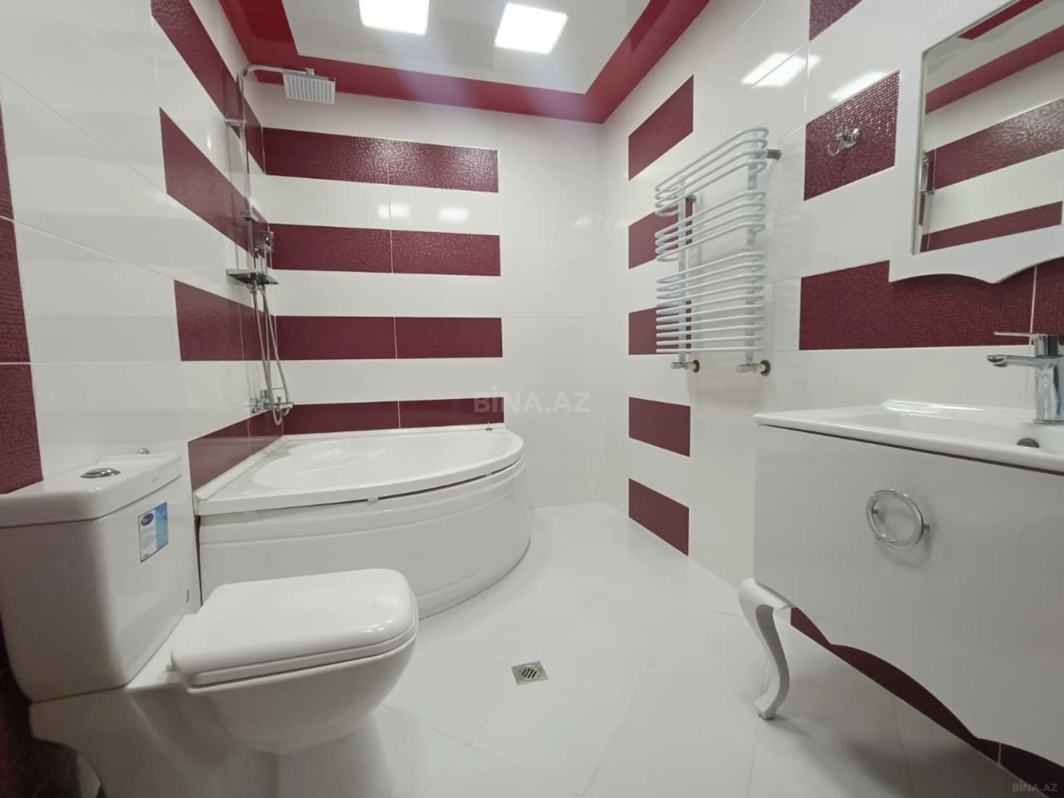 Kirayə verilir 2 otaqlı mənzil 115 m²