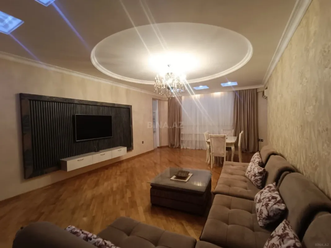 Kirayə verilir 2 otaqlı mənzil 115 m²