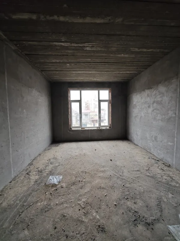 Satılır 4 otaqlı həyət evi 200 m²