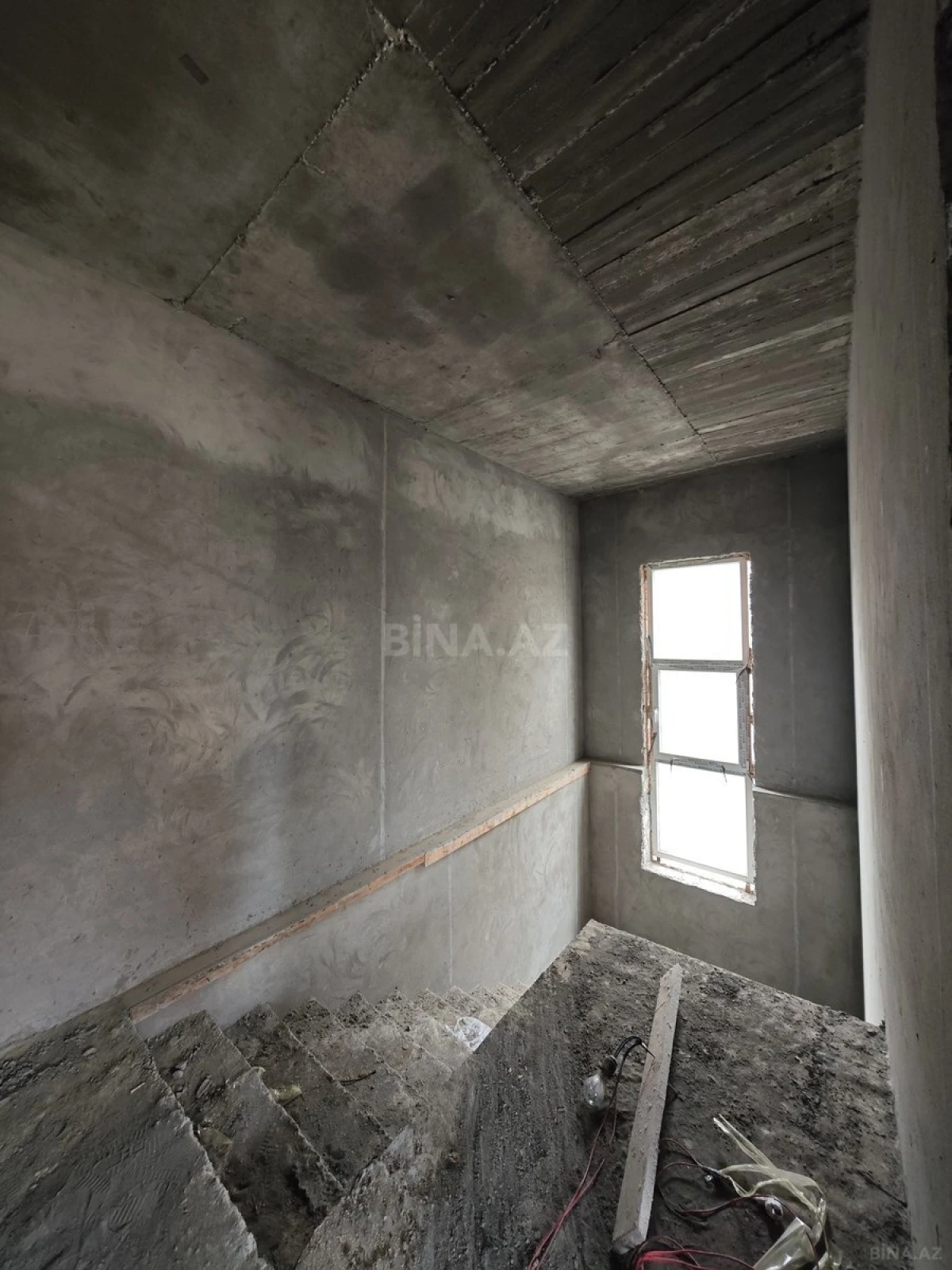 Satılır 4 otaqlı həyət evi 200 m²