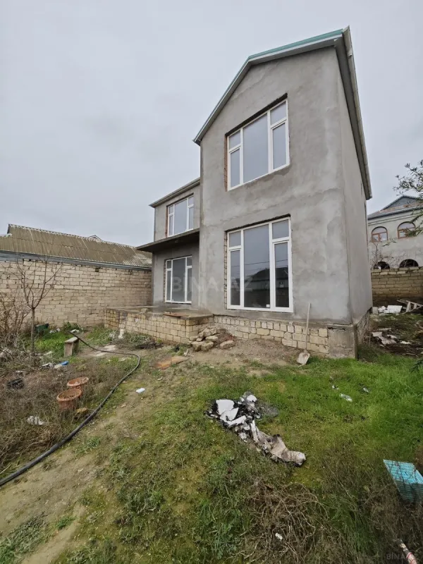 Satılır 4 otaqlı həyət evi 200 m²