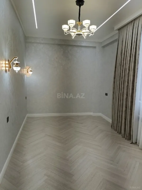 Satılır 4 otaqlı mənzil 172 m²