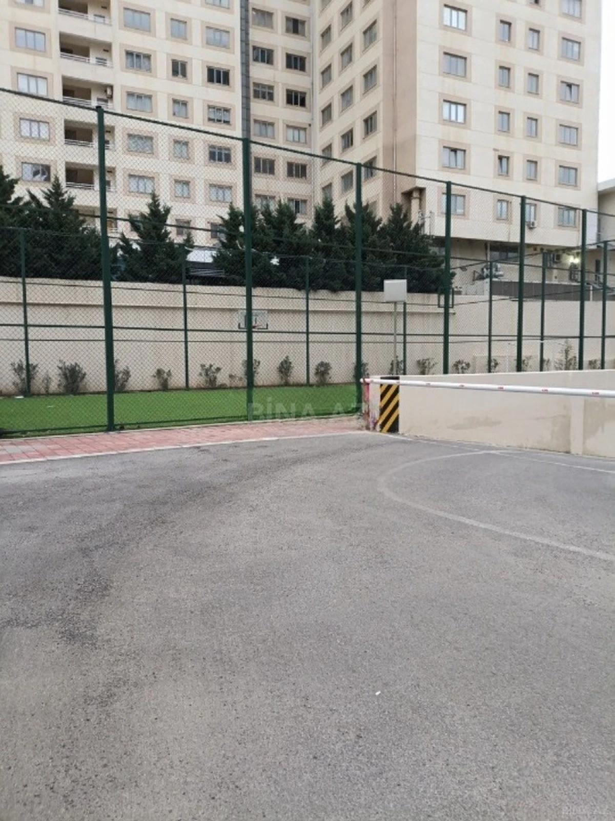 Satılır 4 otaqlı mənzil 172 m²