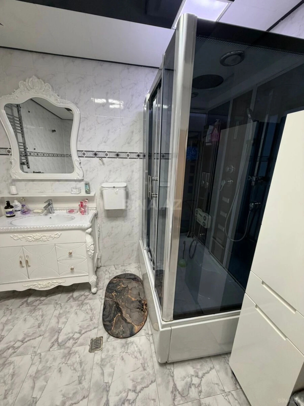 Satılır 5 otaqlı mənzil 130 m²
