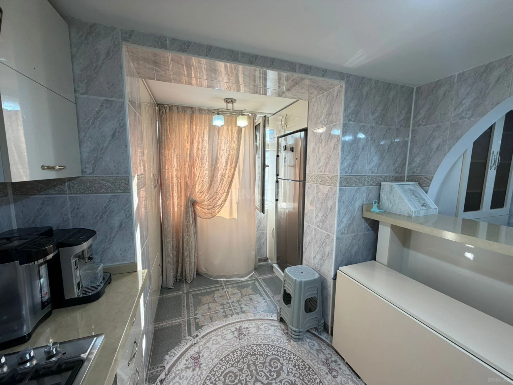 Satılır 5 otaqlı mənzil 130 m²