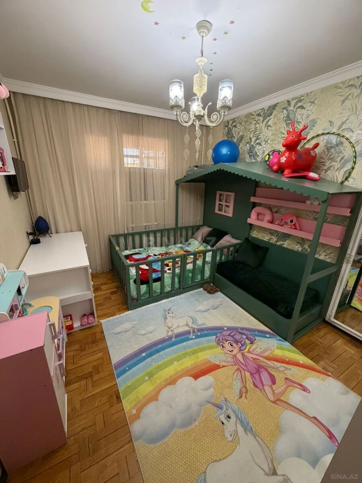 Satılır 5 otaqlı mənzil 130 m²