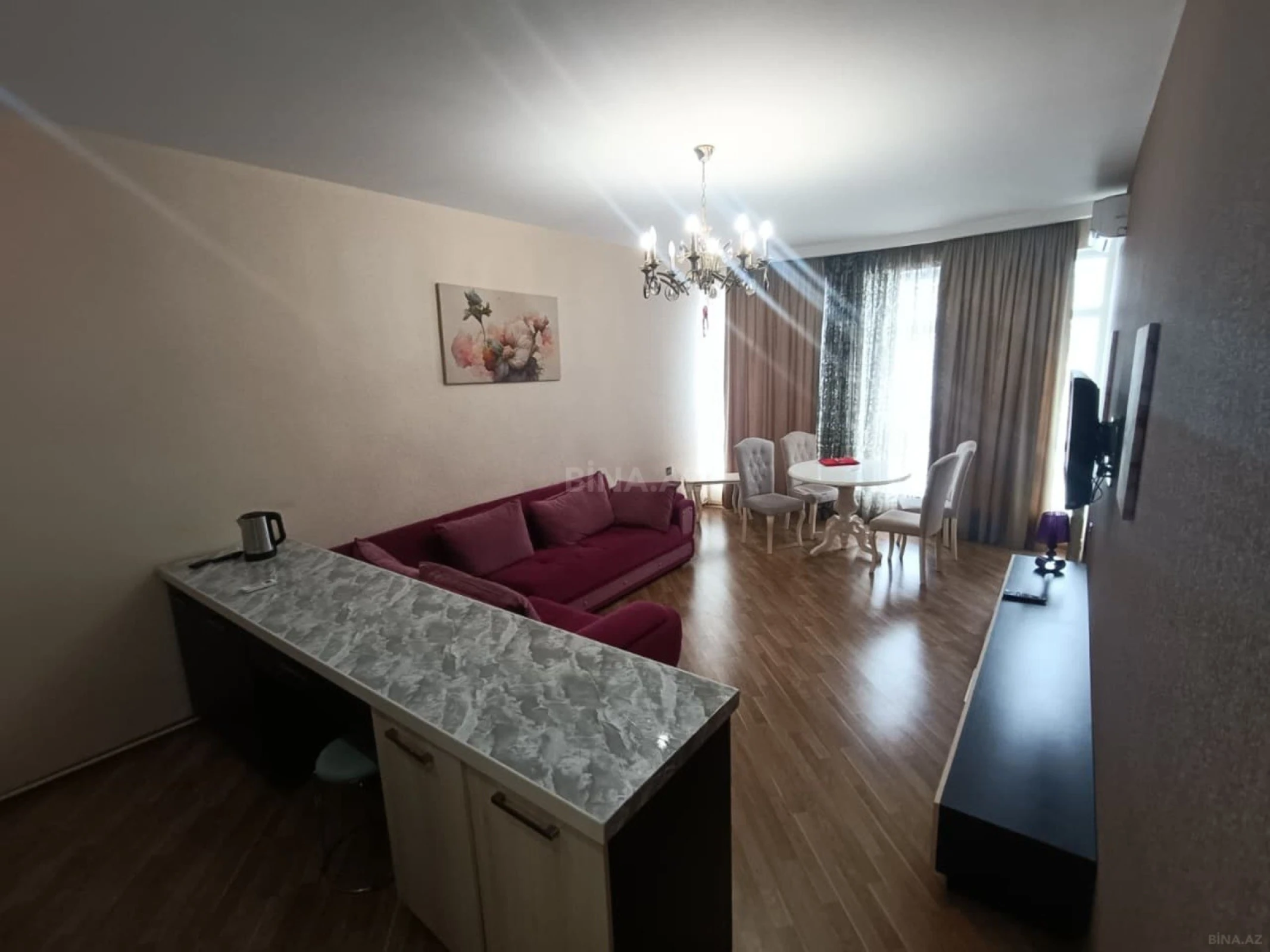 Kirayə verilir 2 otaqlı mənzil 85 m²