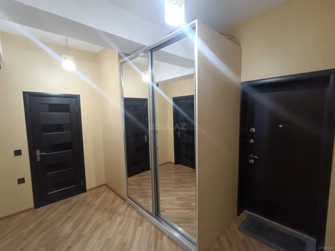Kirayə verilir 2 otaqlı mənzil 85 m²