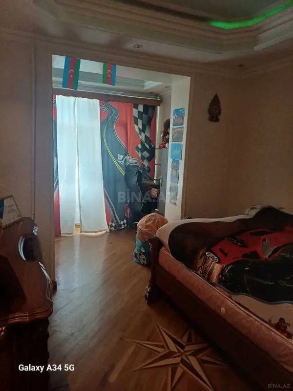 Satılır 5 otaqlı mənzil 106 m²