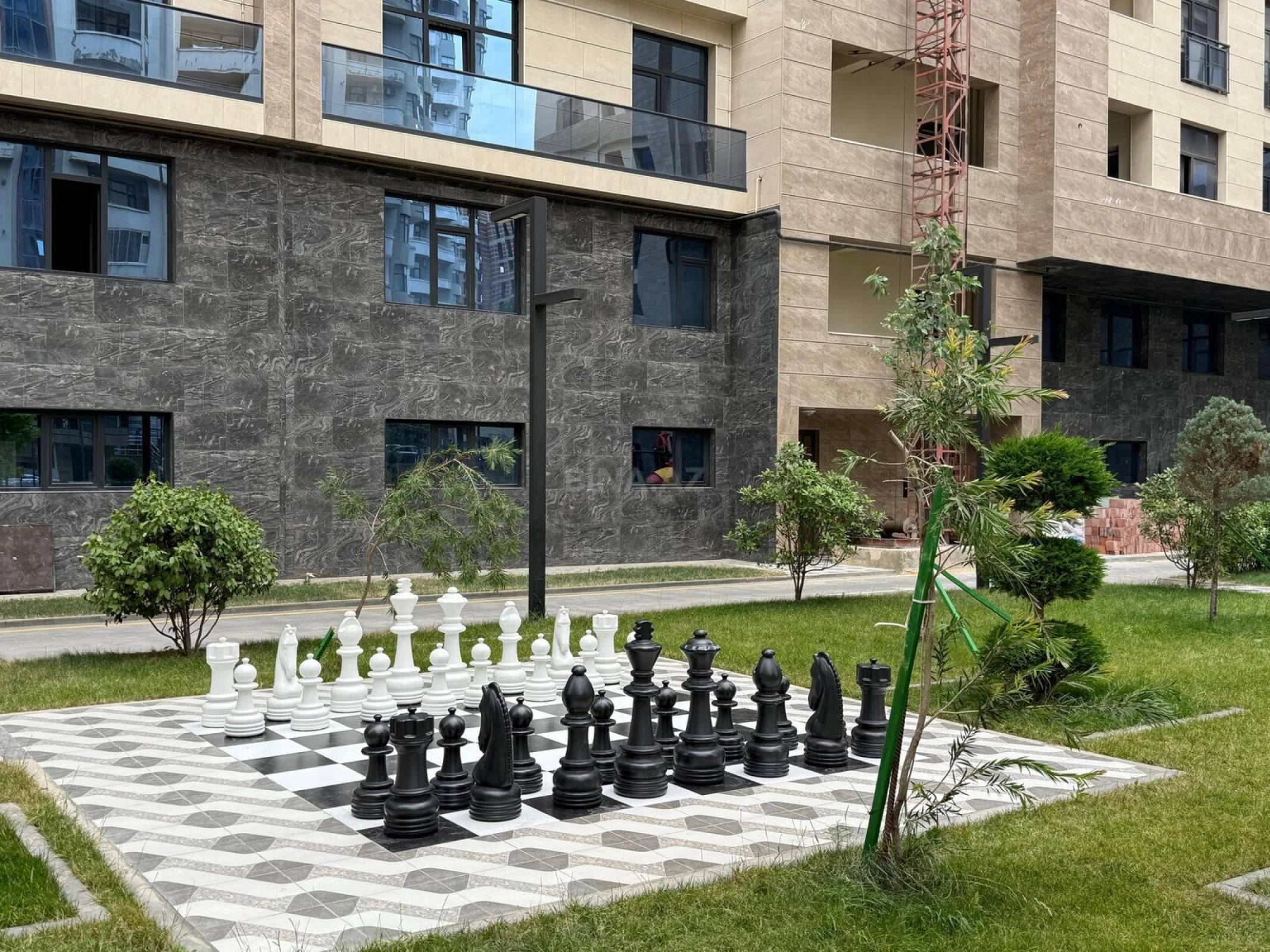 Satılır 5 otaqlı mənzil 420 m²