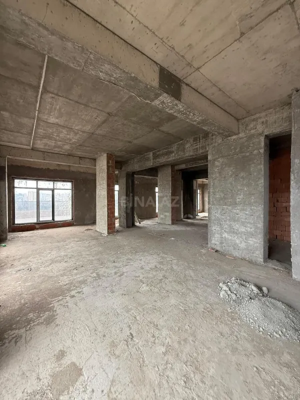 Satılır 5 otaqlı mənzil 420 m²