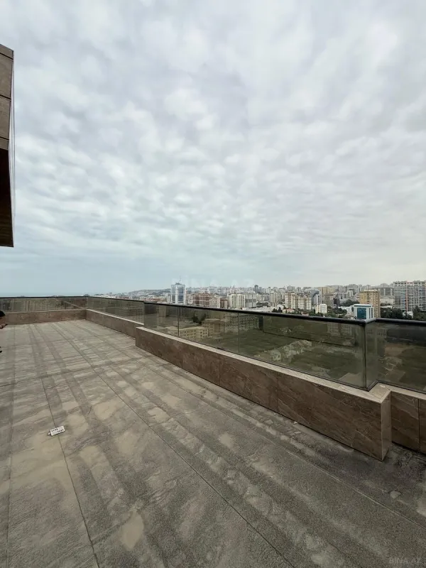 Satılır 5 otaqlı mənzil 420 m²