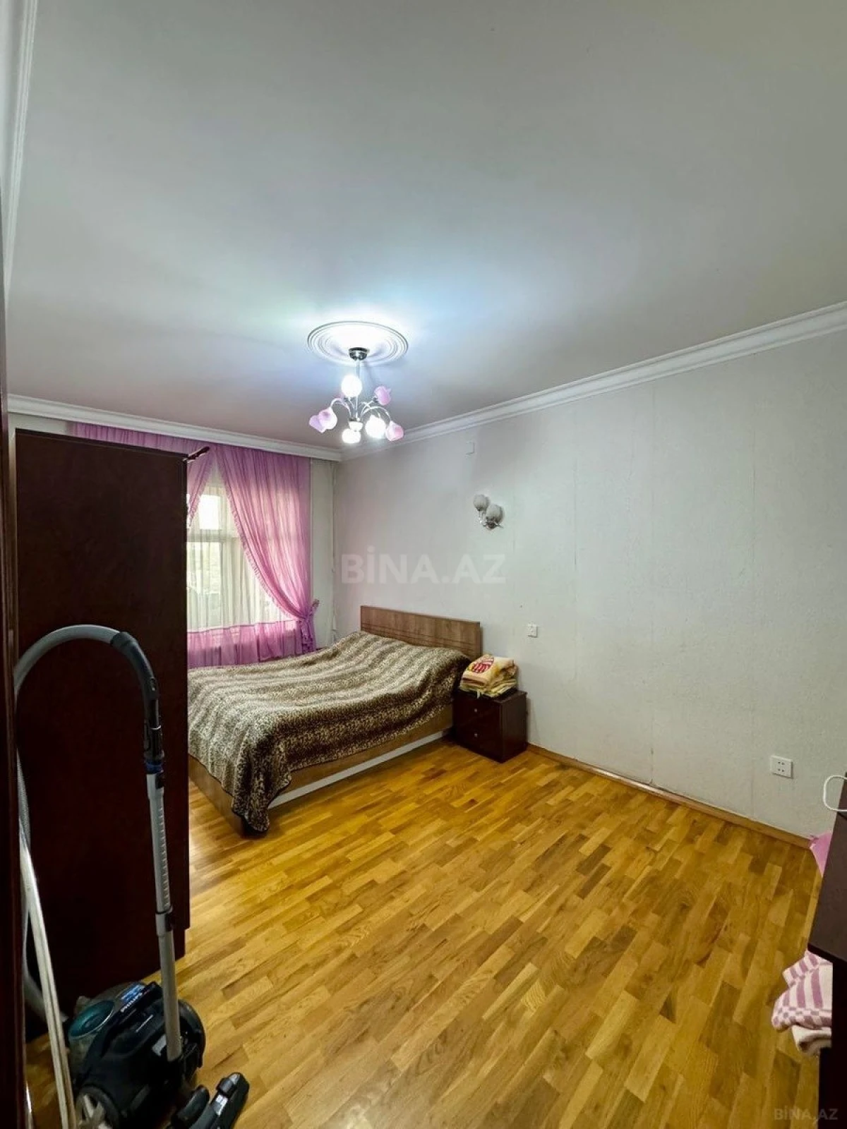 Satılır 5 otaqlı mənzil 120 m²