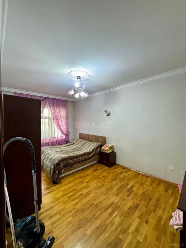 Satılır 5 otaqlı mənzil 120 m²