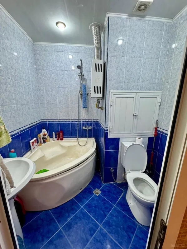 Satılır 5 otaqlı mənzil 120 m²