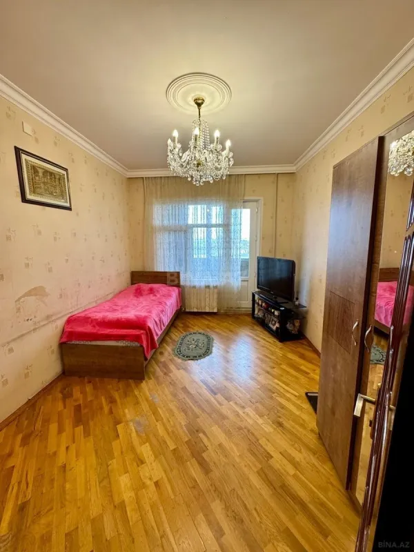 Satılır 5 otaqlı mənzil 120 m²