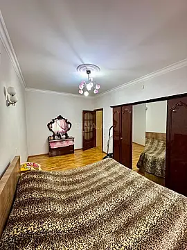 Satılır 5 otaqlı mənzil 120 m²