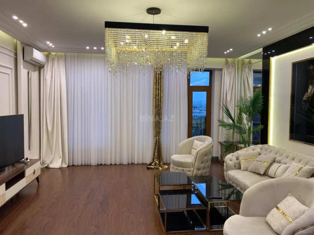 Kirayə verilir 3 otaqlı mənzil 180 m²