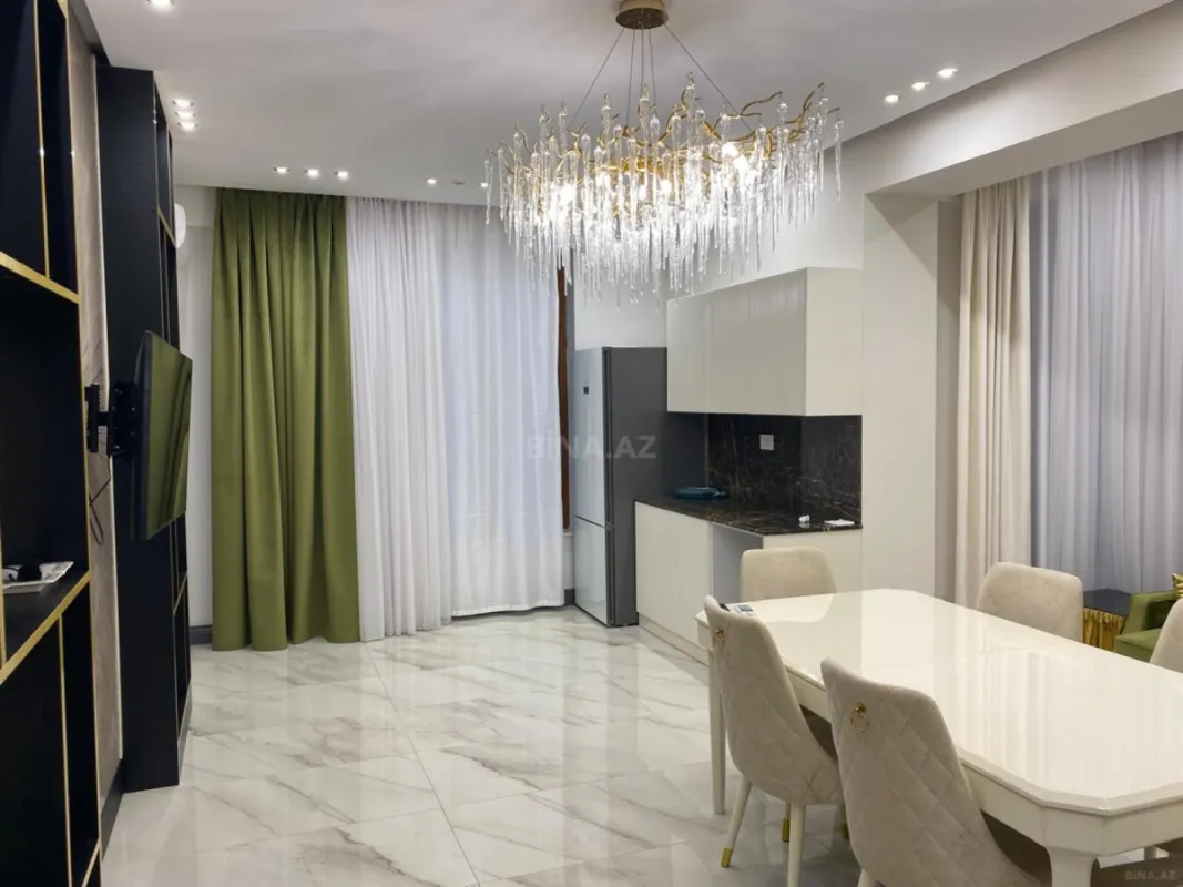 Kirayə verilir 3 otaqlı mənzil 180 m²