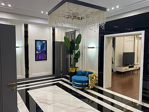 Kirayə verilir 3 otaqlı mənzil 180 m²