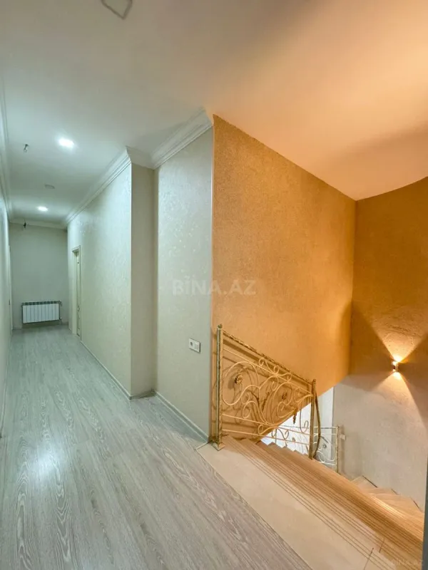 Satılır 4 otaqlı həyət evi 240 m²