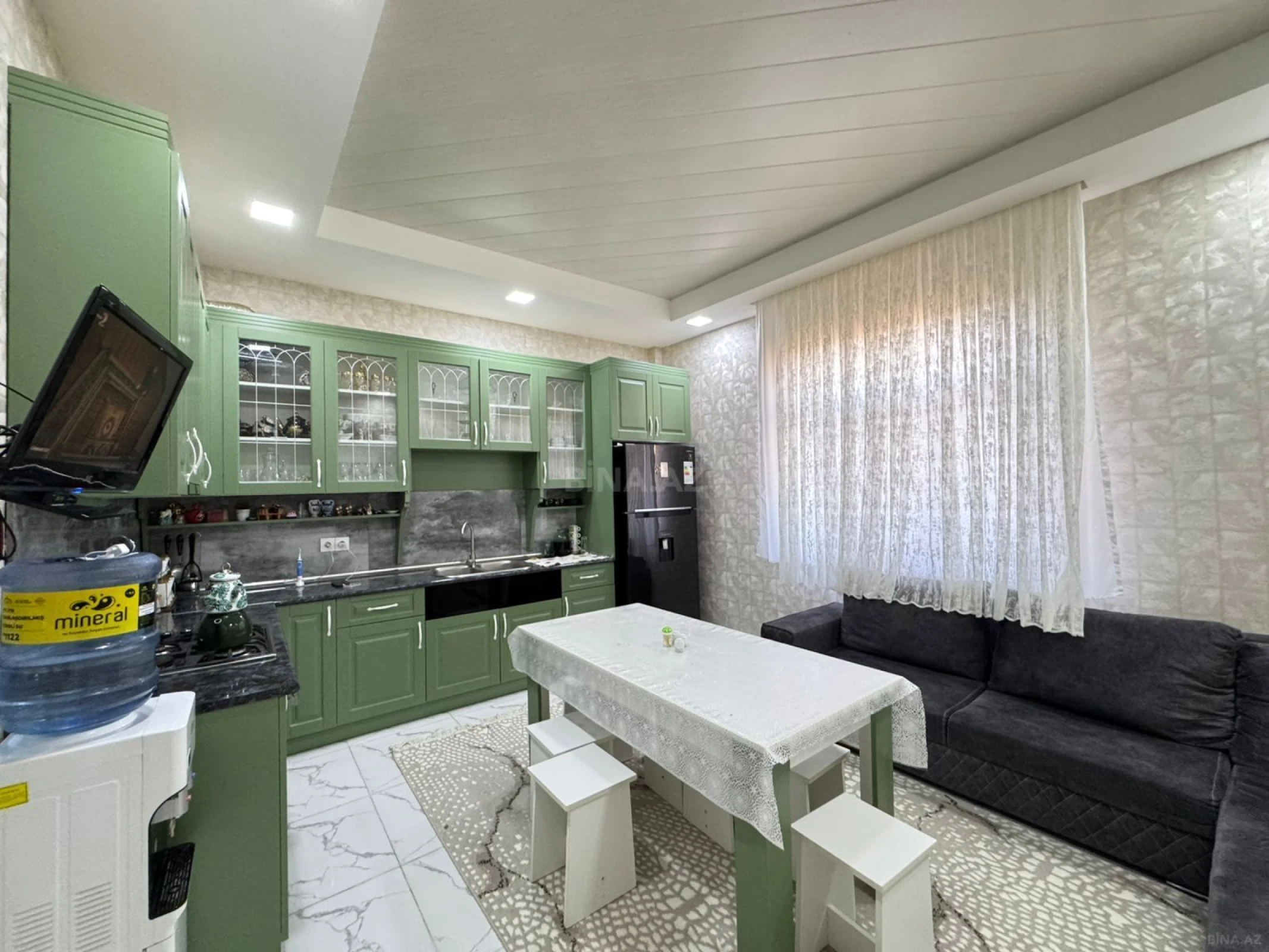 Satılır 4 otaqlı həyət evi 240 m²