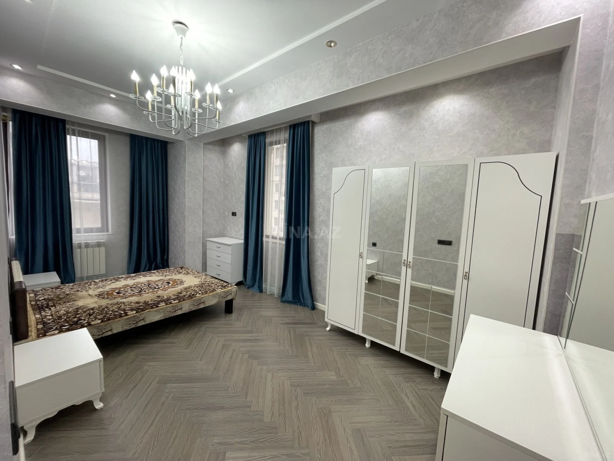 Kirayə verilir 2 otaqlı mənzil 87 m²
