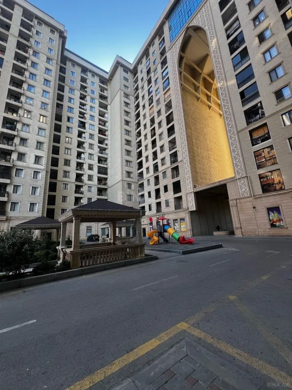 Kirayə verilir 2 otaqlı mənzil 87 m²