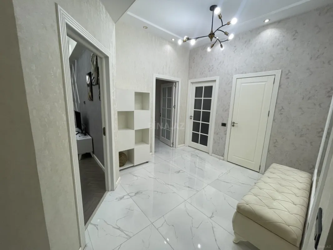 Kirayə verilir 2 otaqlı mənzil 87 m²