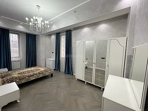 Kirayə verilir 2 otaqlı mənzil 87 m²