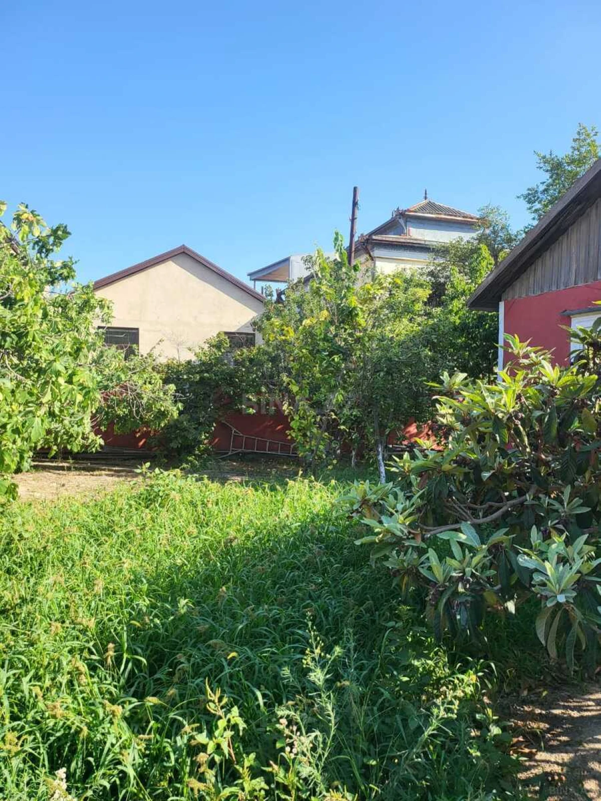 Satılır 11 otaqlı həyət evi 500 m²