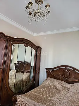 Satılır 11 otaqlı həyət evi 500 m²