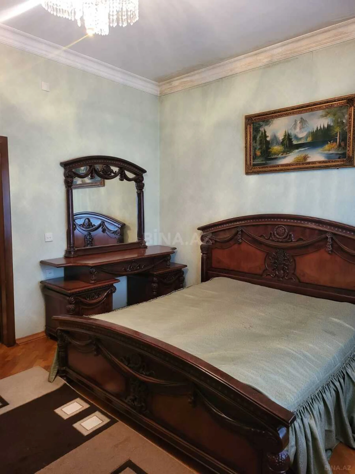 Satılır 11 otaqlı həyət evi 500 m²