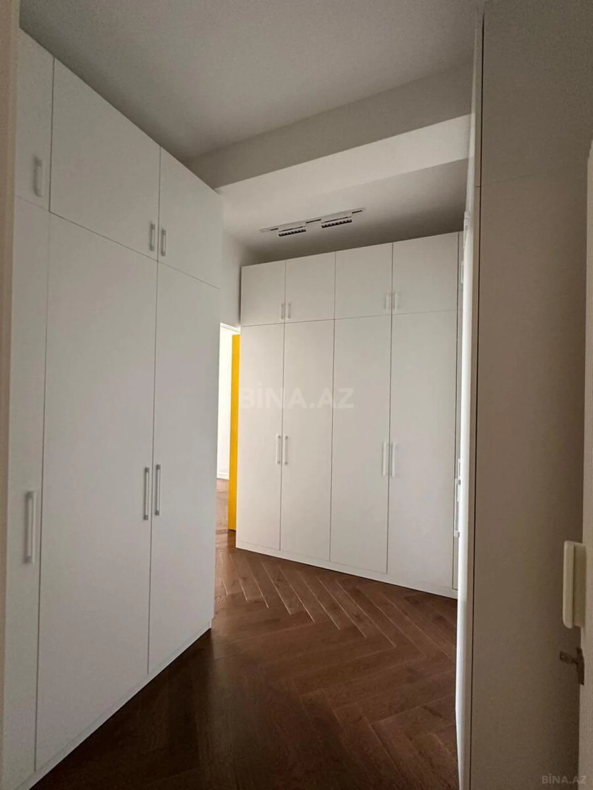 Kirayə verilir 3 otaqlı mənzil 120 m²