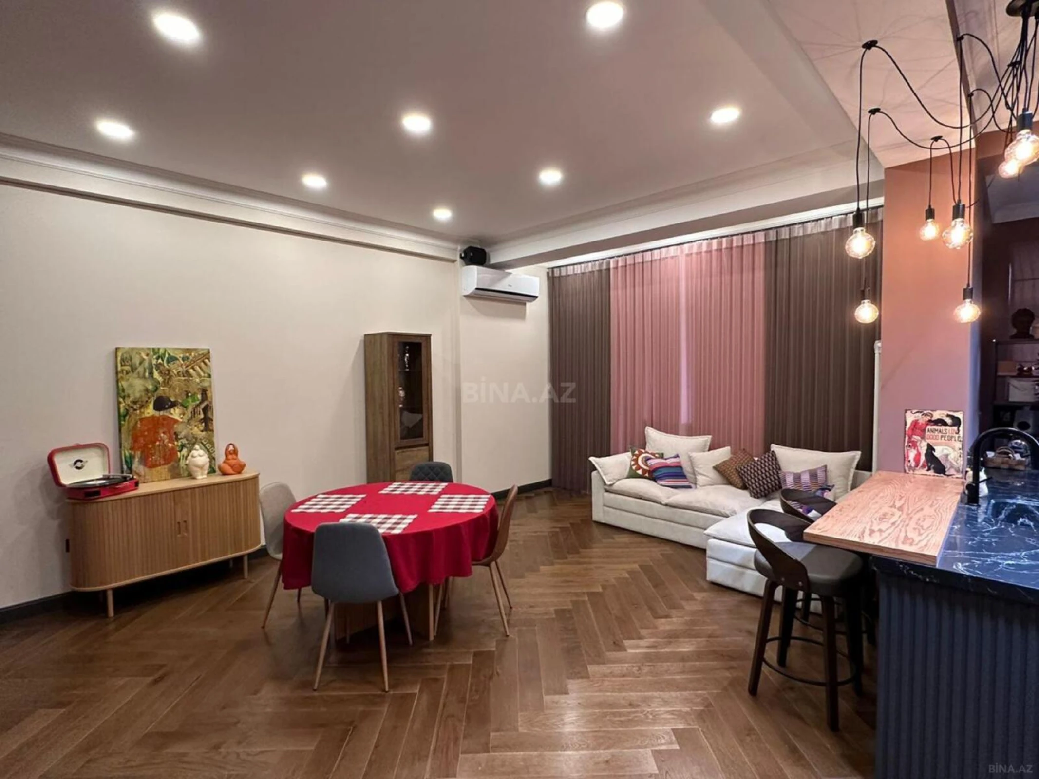 Kirayə verilir 3 otaqlı mənzil 120 m²