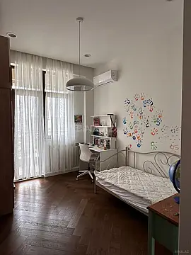 Kirayə verilir 3 otaqlı mənzil 120 m²