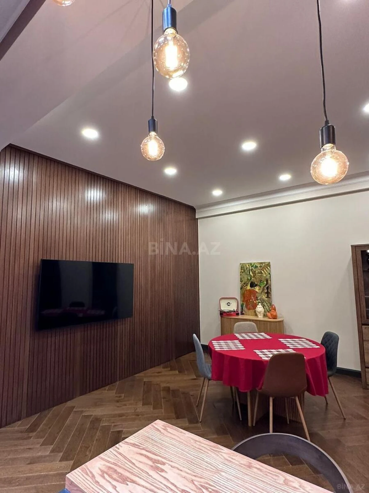 Kirayə verilir 3 otaqlı mənzil 120 m²