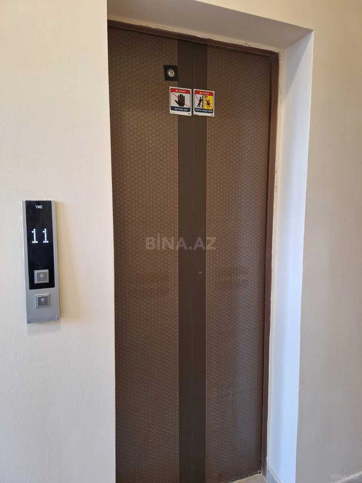 Satılır 4 otaqlı mənzil 135 m²