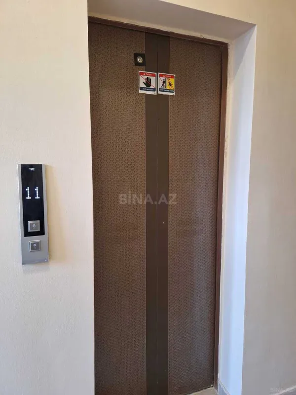 Satılır 4 otaqlı mənzil 135 m²