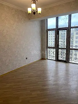 Satılır 4 otaqlı mənzil 135 m²