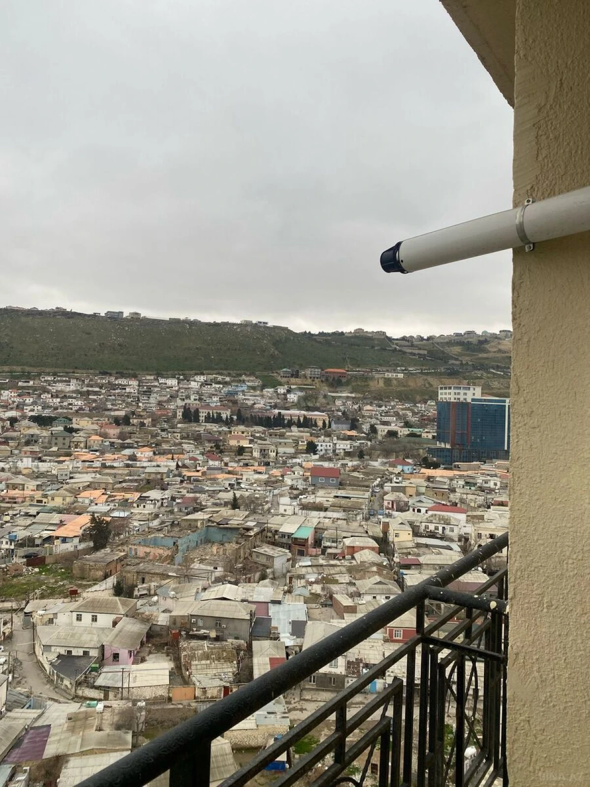 Satılır 4 otaqlı mənzil 135 m²