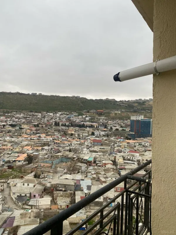 Satılır 4 otaqlı mənzil 135 m²